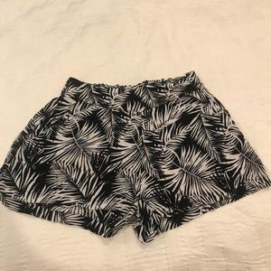 H&M black and white printed shorts